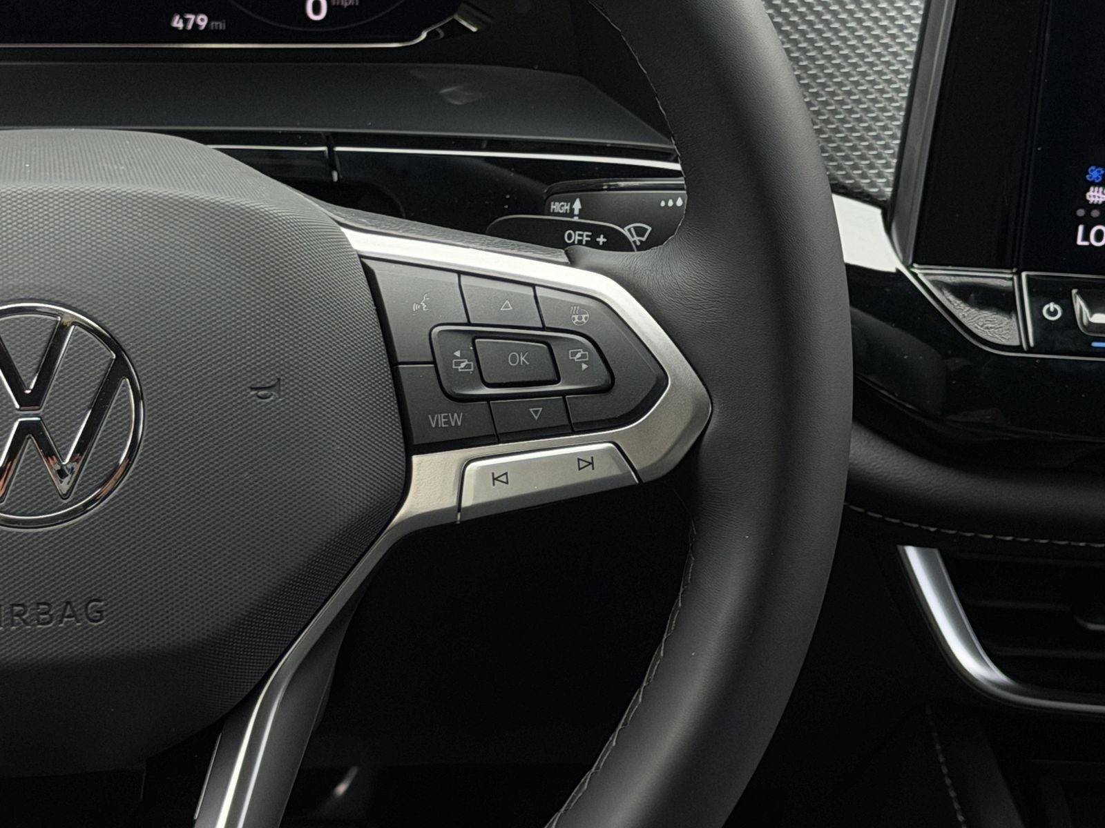 2024 Volkswagen Atlas Cross Sport 2.0T SEL Premium R-Line