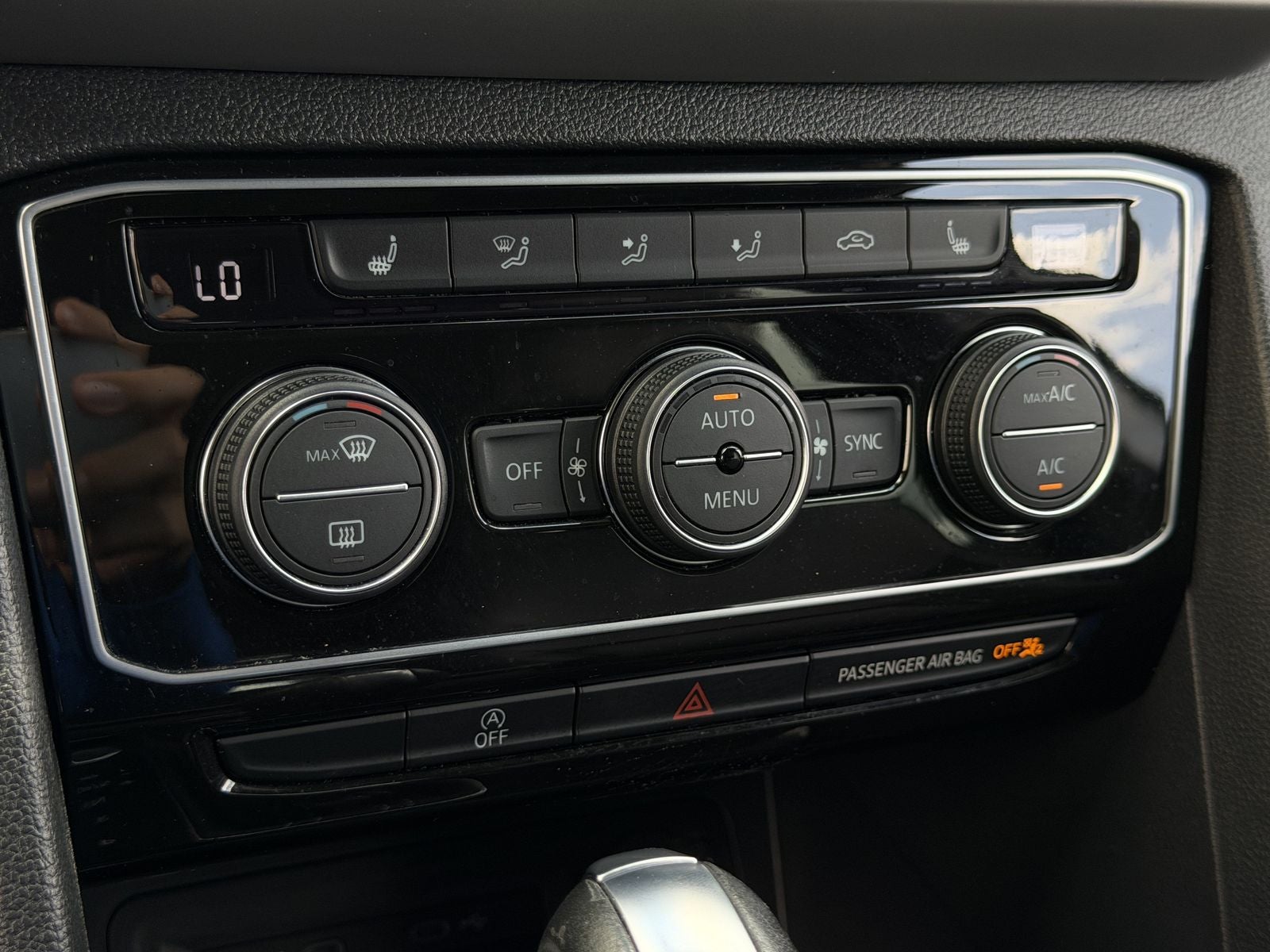 2022 Volkswagen Atlas Cross Sport 3.6L V6 SEL R-Line