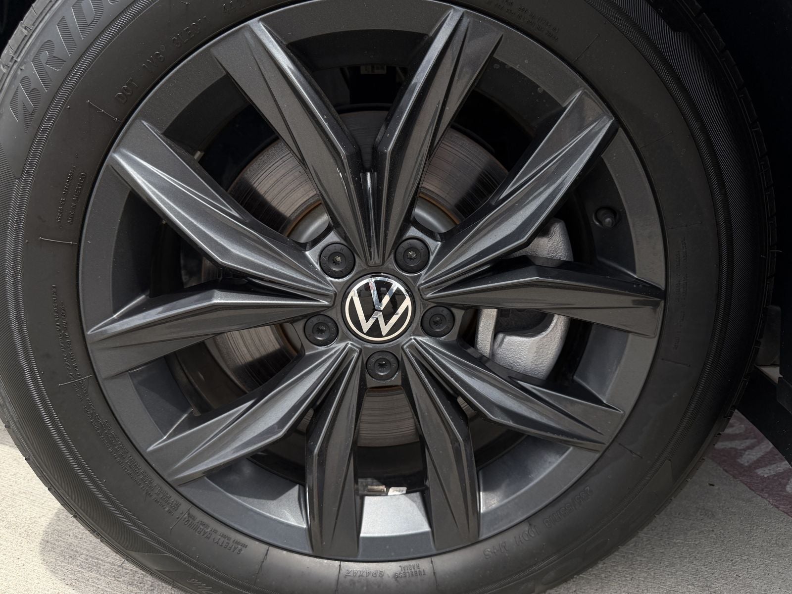 2024 Volkswagen Tiguan 2.0T SE