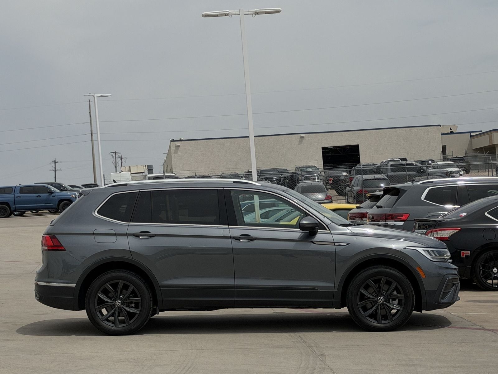 2024 Volkswagen Tiguan 2.0T SE