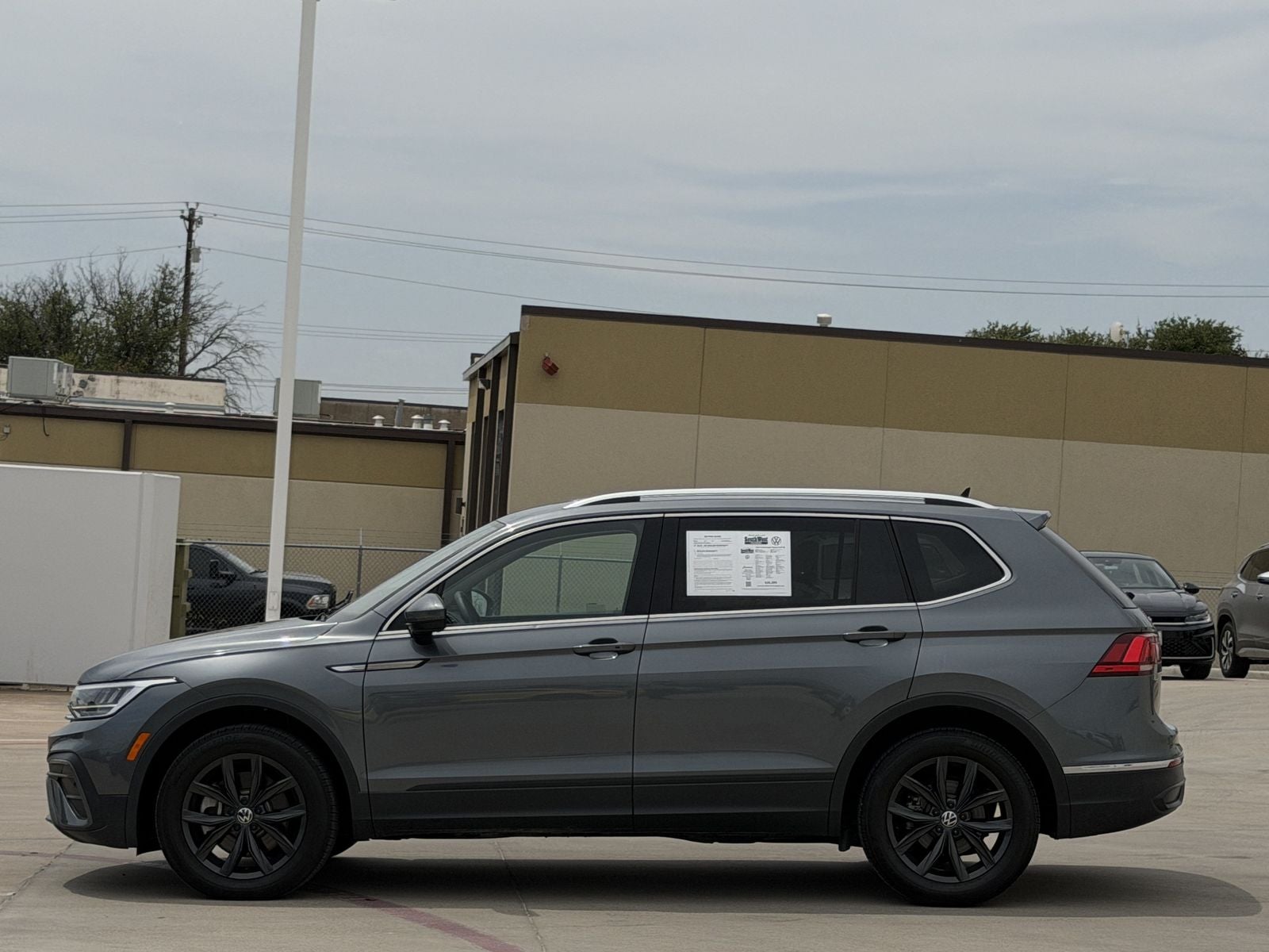 2024 Volkswagen Tiguan 2.0T SE
