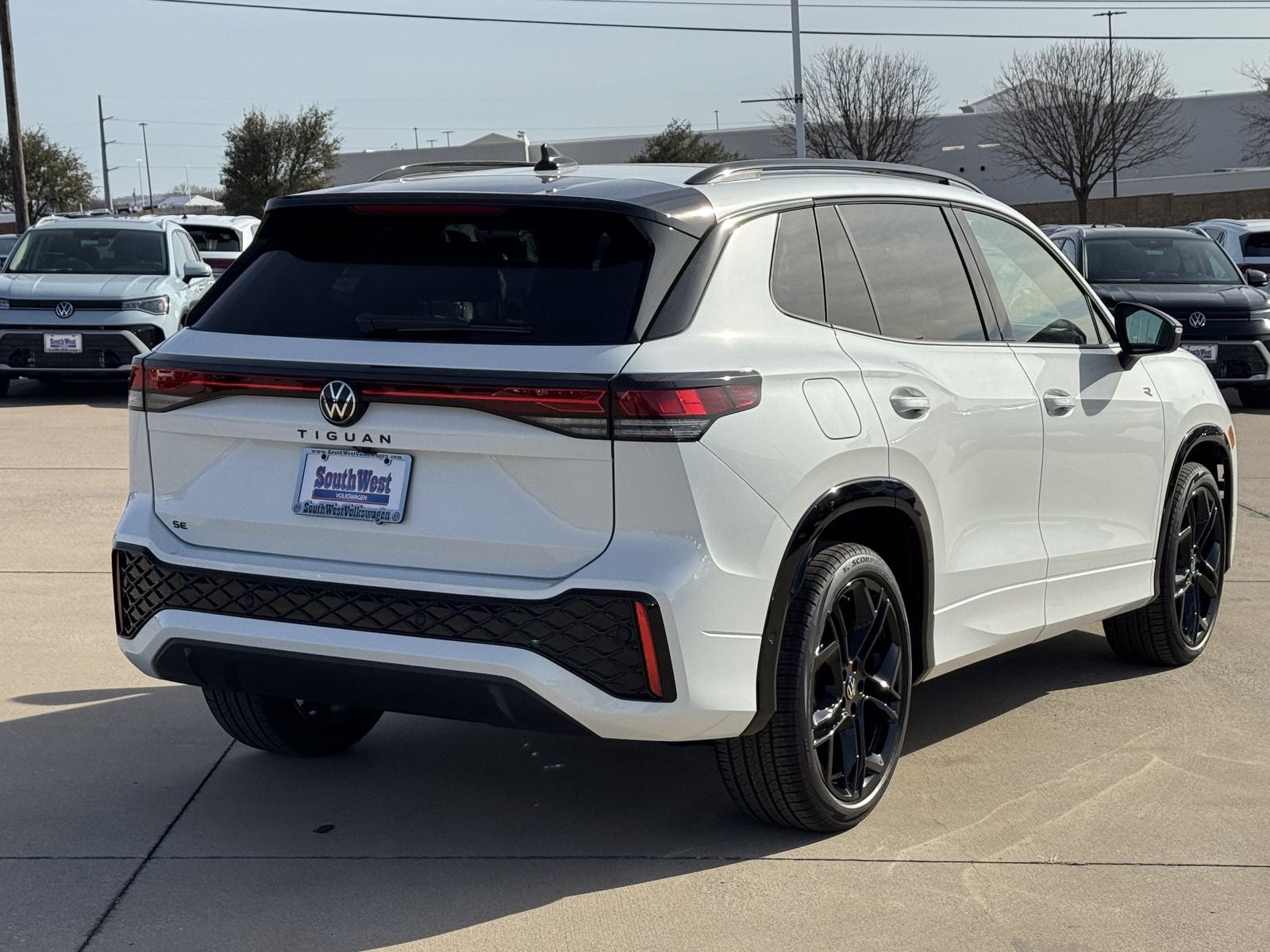 2026 Volkswagen Tiguan 2.0T SE R-Line Black