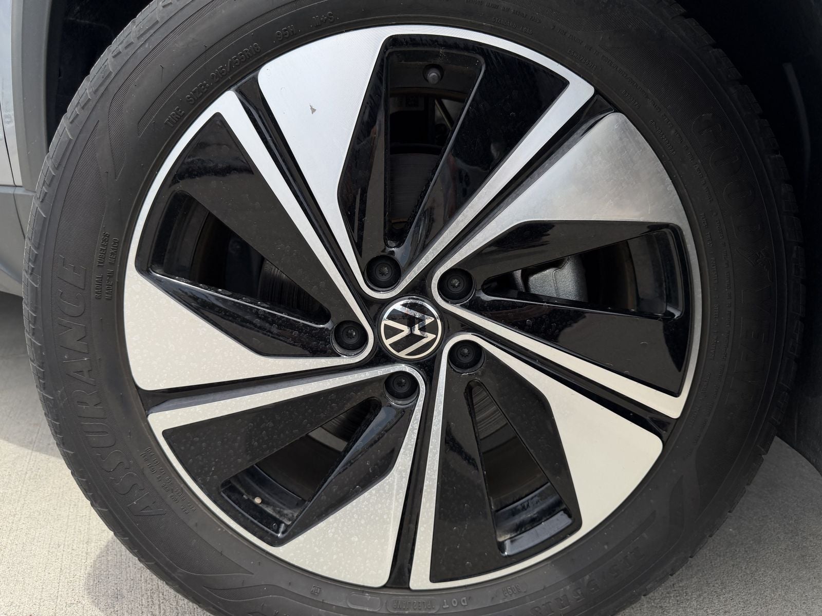 2024 Volkswagen Taos 1.5T SE