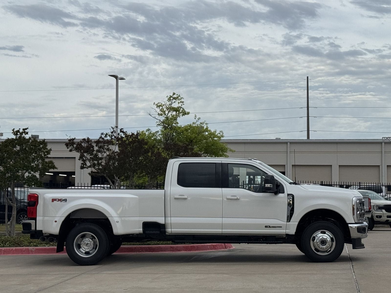2026 Ford F-350SD Lariat DRW