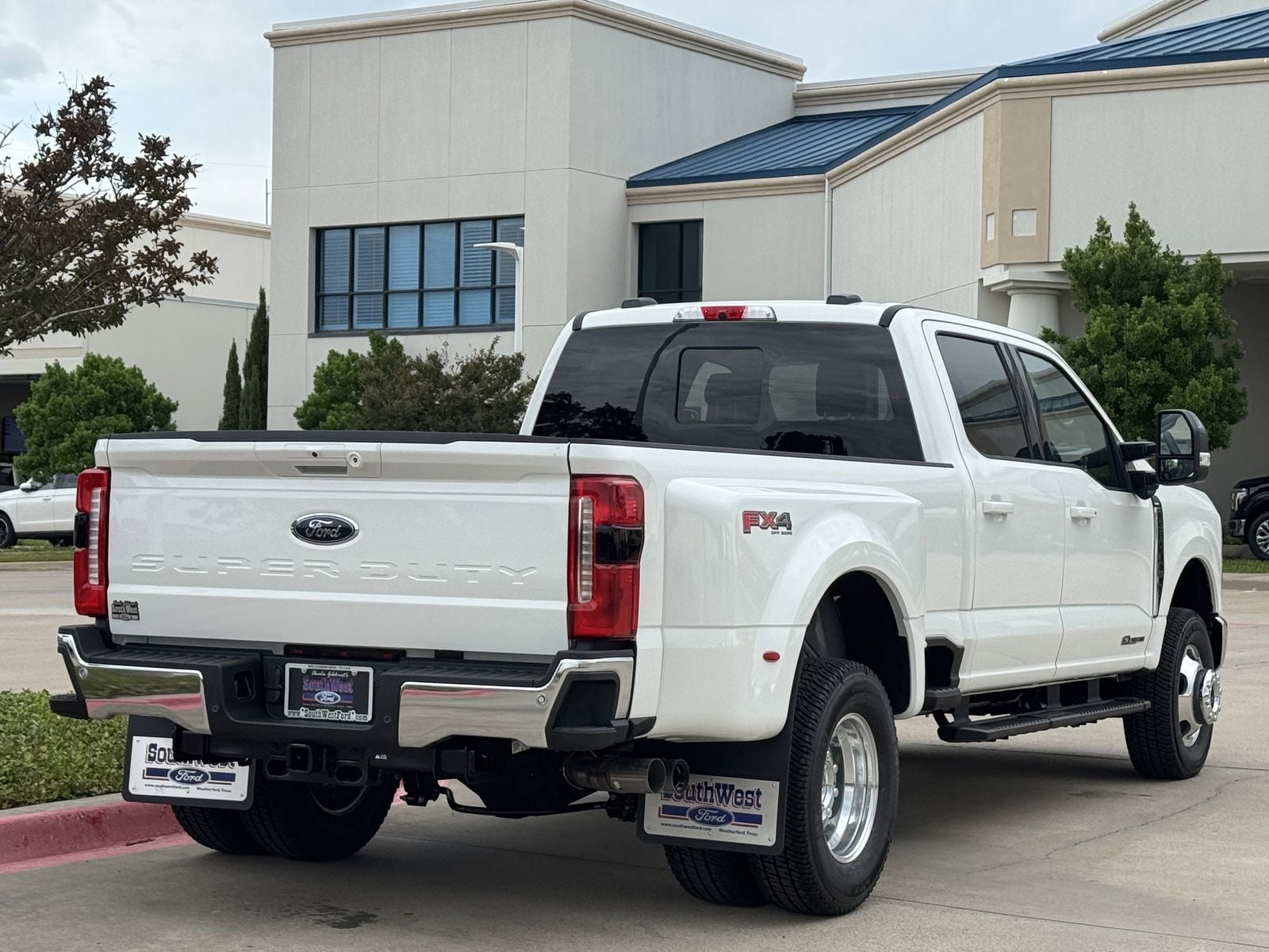2026 Ford F-350SD Lariat DRW