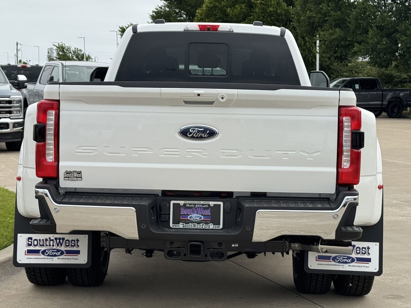 2026 Ford F-350SD Lariat DRW