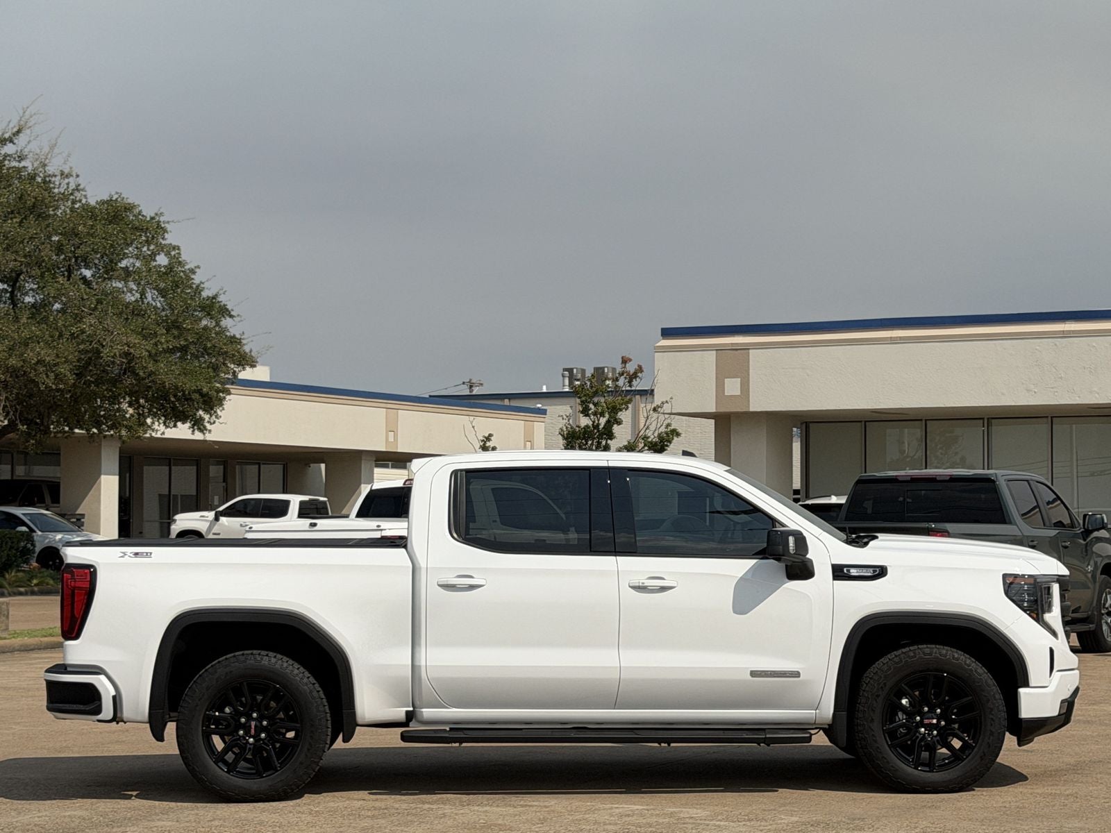 2025 GMC Sierra 1500 Elevation