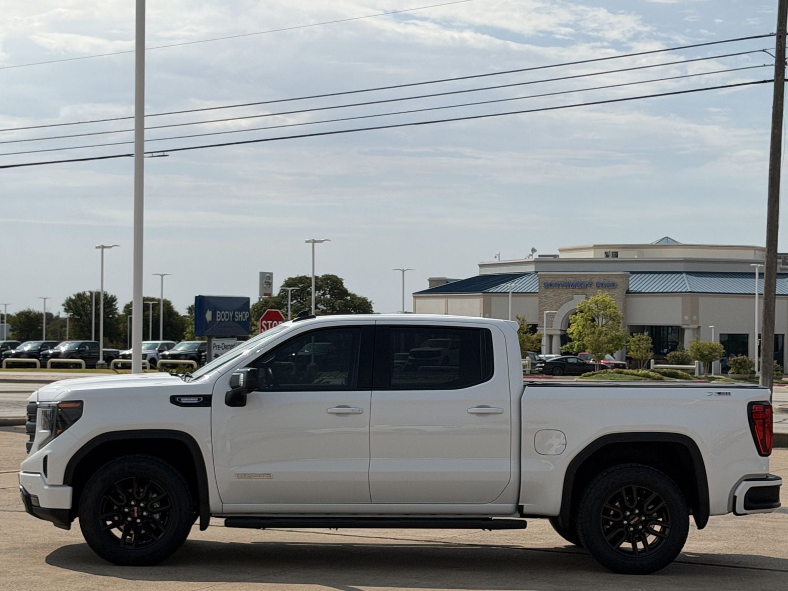 2025 GMC Sierra 1500 Elevation