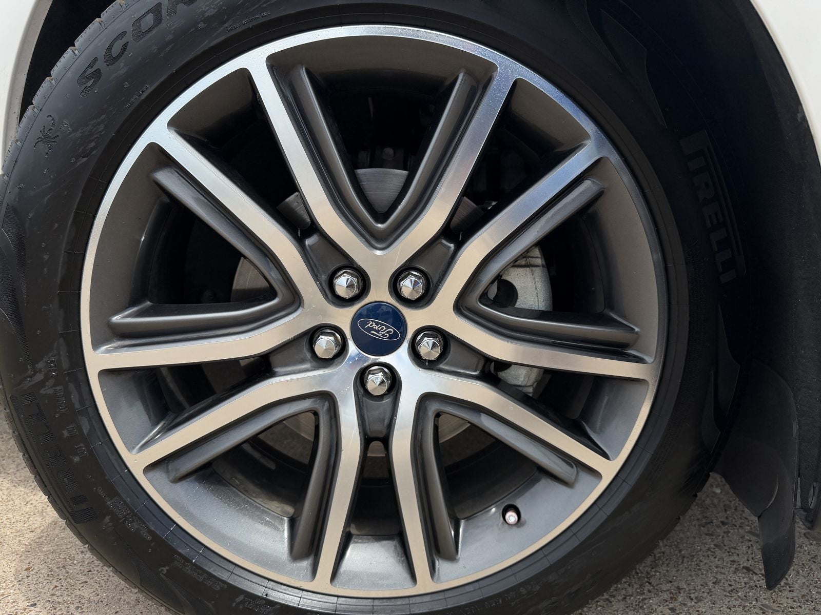 2019 Ford Edge Titanium