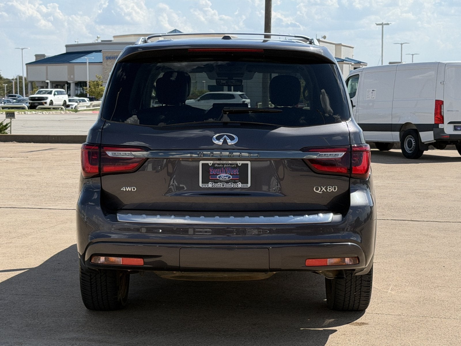 2023 INFINITI QX80 Premium Select
